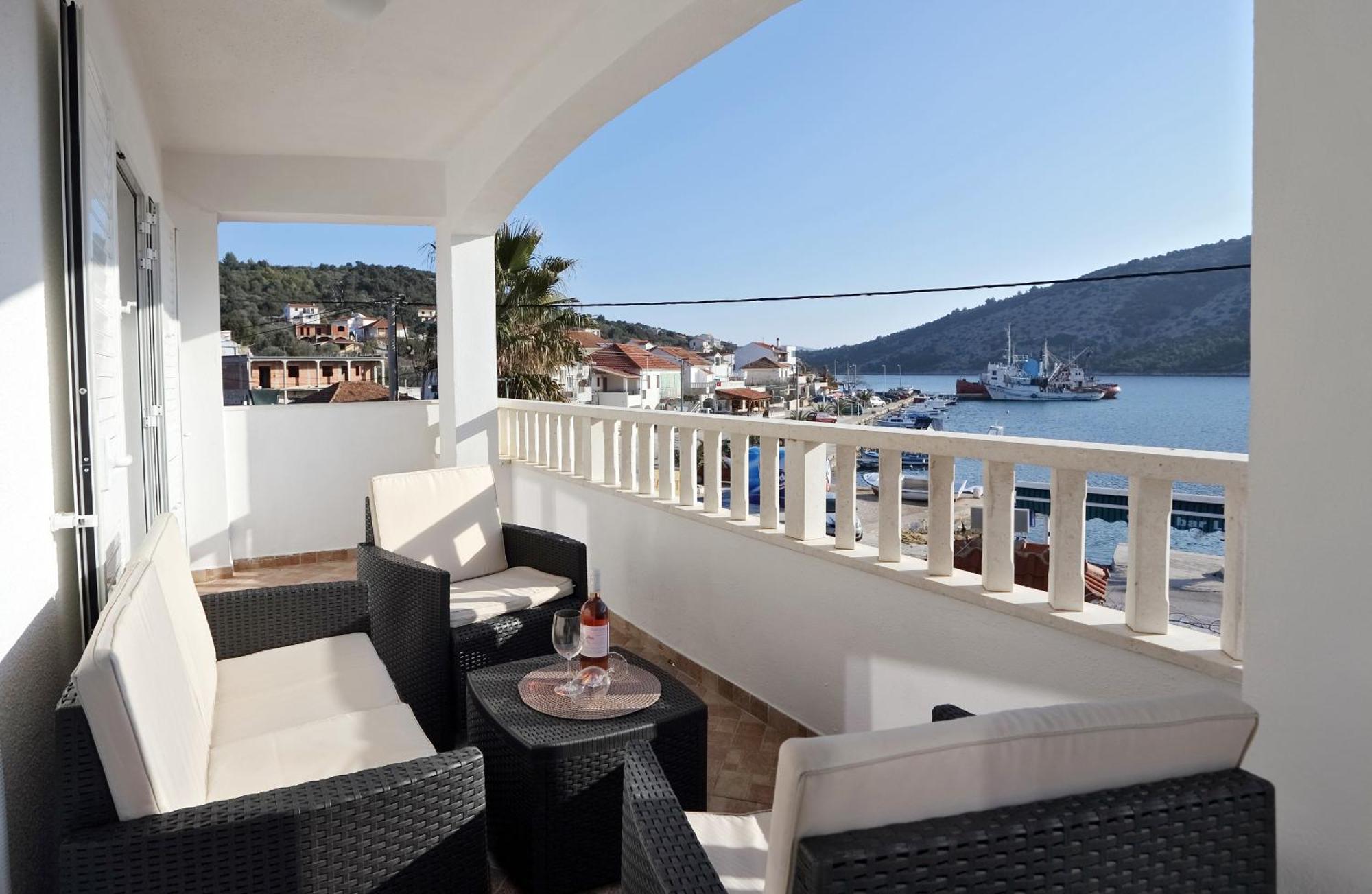 Apartments Andelic Vinišće Exterior foto